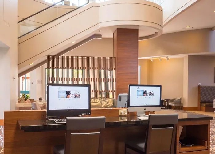 Hotel Hilton Airport