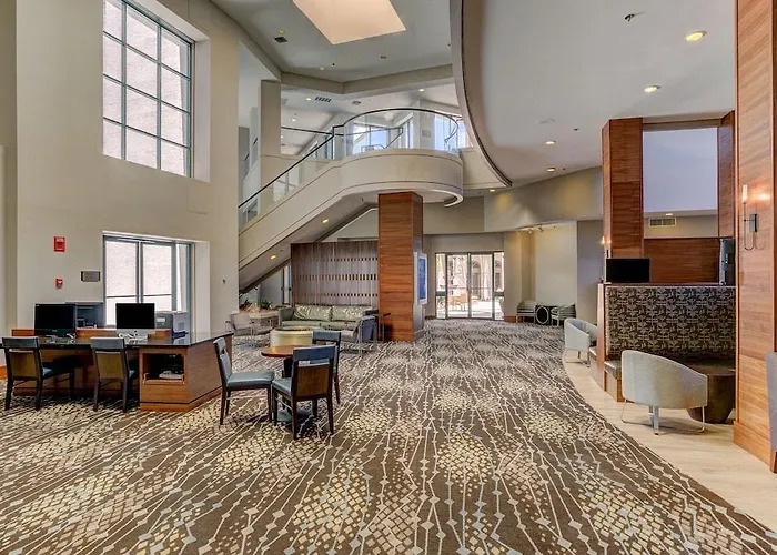 Hilton Airport Hotel 4*