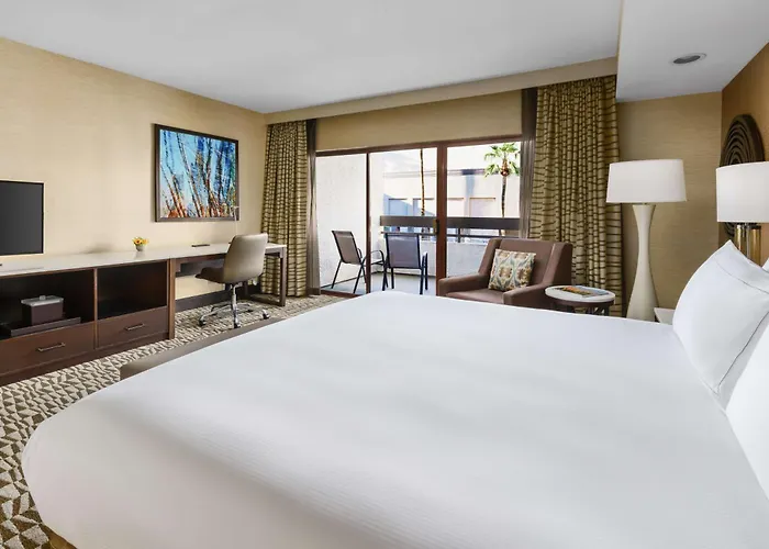 Hilton Airport Hotel 4*