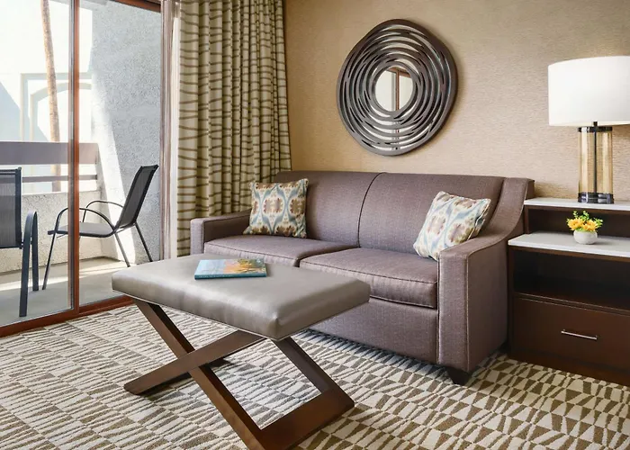 Hotel Hilton Airport 4*
