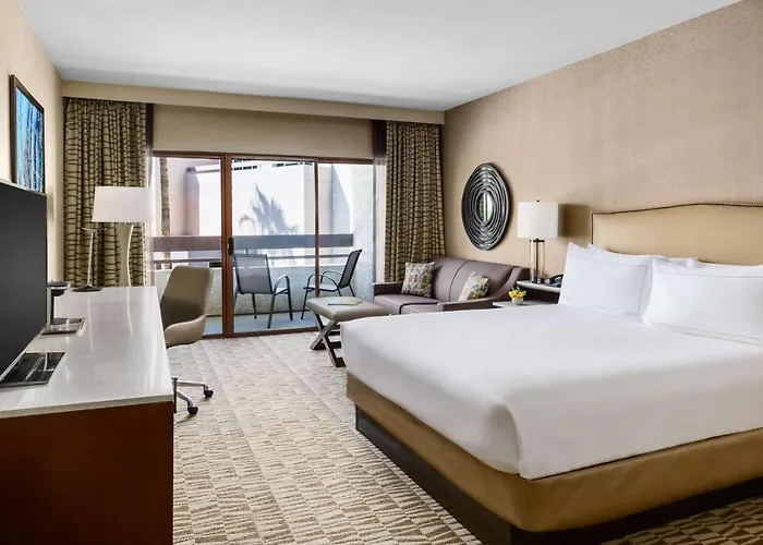Hilton Airport 4*