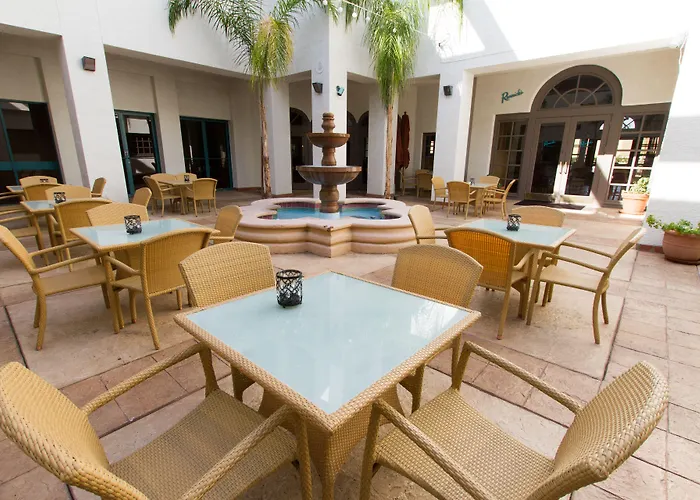 Hotel Hilton Airport 4*