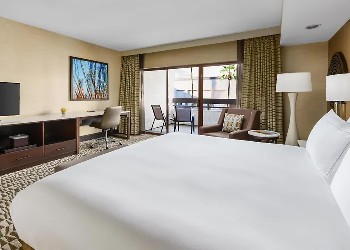 Hilton Airport 4*