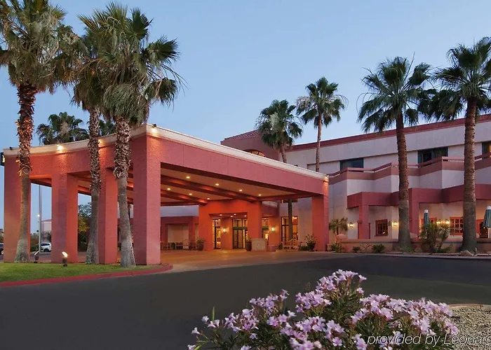 Hotel Hilton Airport 4*