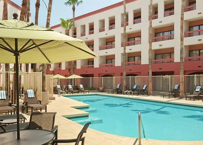 Hilton Airport Hotel 4*